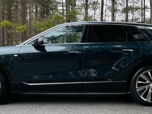 Used 2024 Cadillac Lyriq Luxury image 5