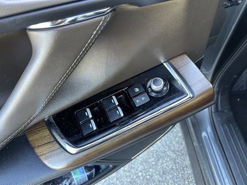 Used 2021 MAZDA CX-9 Signature image 16