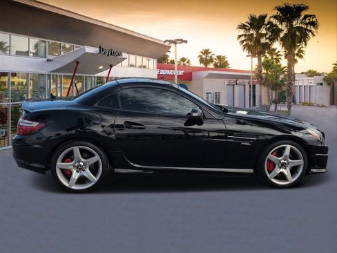 Used 2014 Mercedes-Benz SLK 250 image 2