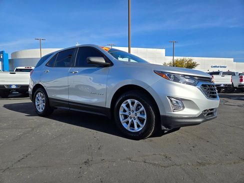 Used 2020 Chevrolet Equinox LS w/ LS Convenience Package image 1