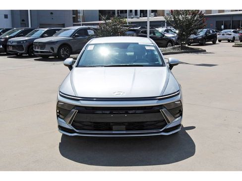 Used 2025 Hyundai Sonata SEL FWD image 7