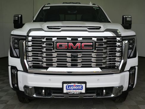 New 2026 GMC Sierra 3500 Denali w/ Denali Reserve Package image 7