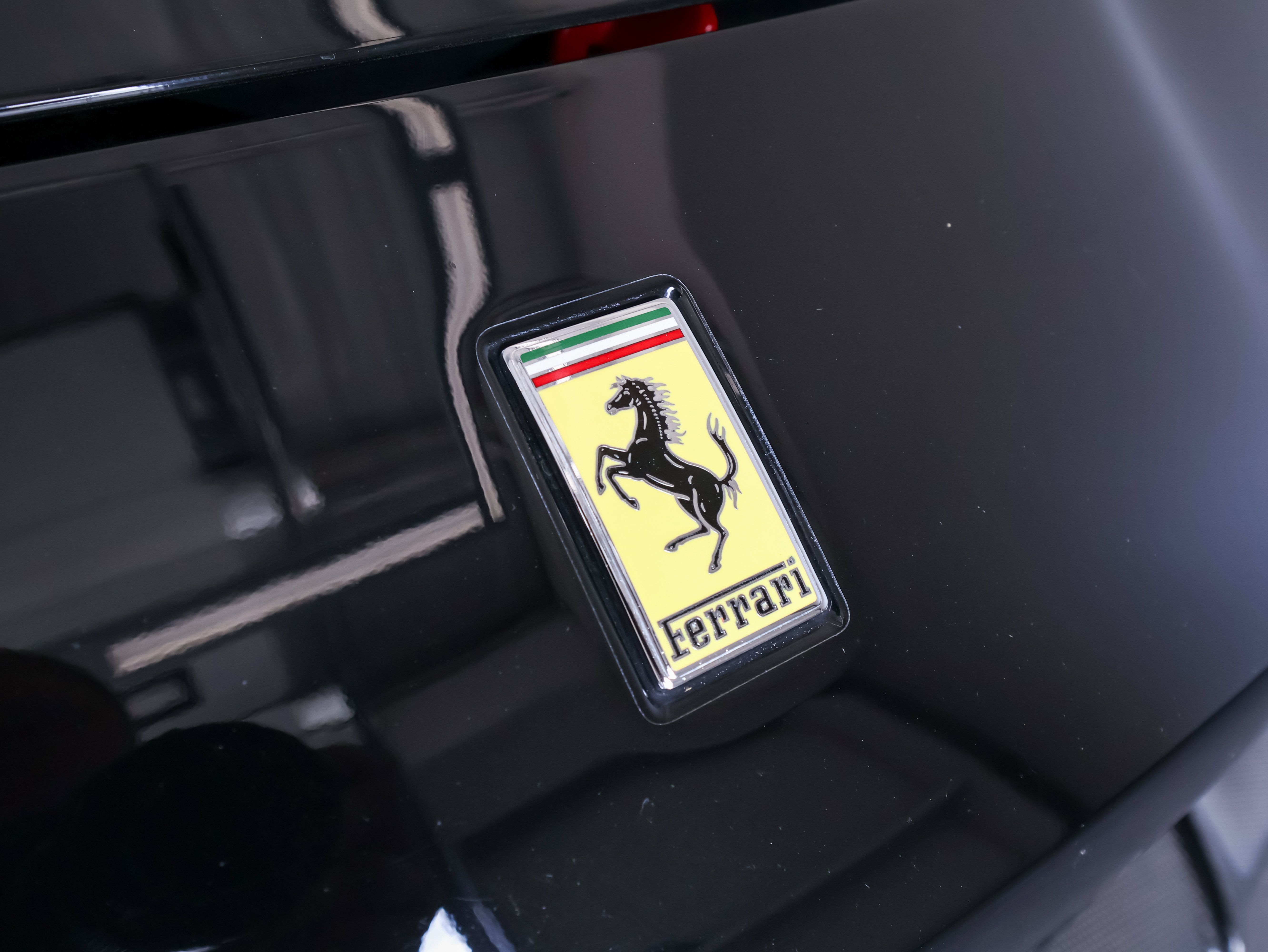 Used 2016 Ferrari 488 GTB RWD image 39