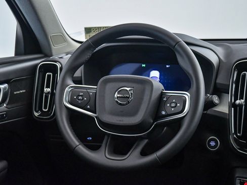 Used 2025 Volvo XC40 B5 Ultra w/ Climate Package image 12