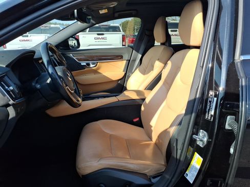 Used 2018 Volvo S90 T5 Momentum w/ Convenience Package image 19