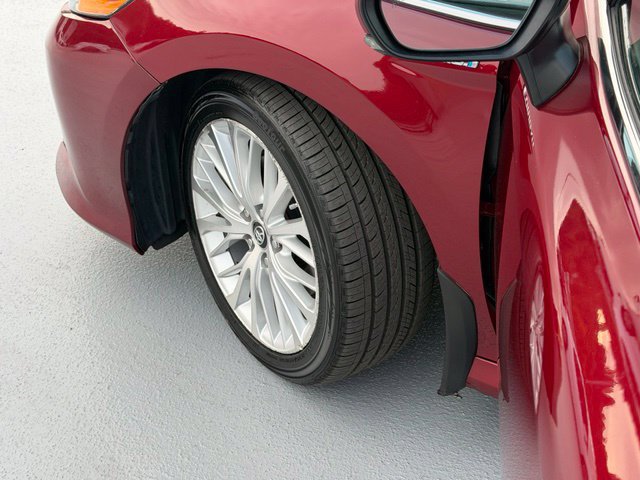 Used 2019 Toyota Camry XLE FWD image 25