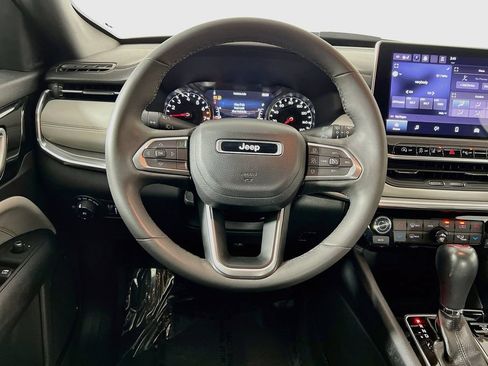 Used 2023 Jeep Compass Limited AWD/4WD image 11