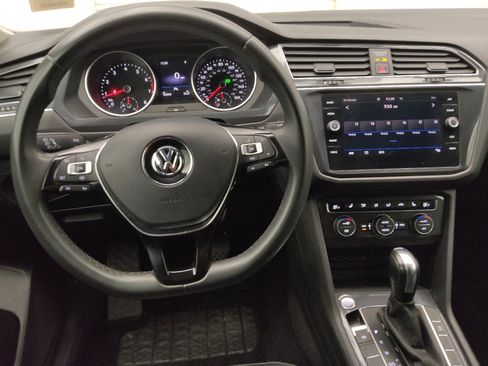 Used 2020 Volkswagen Tiguan SE w/ 3rd Row Seat Package AWD/4WD image 22