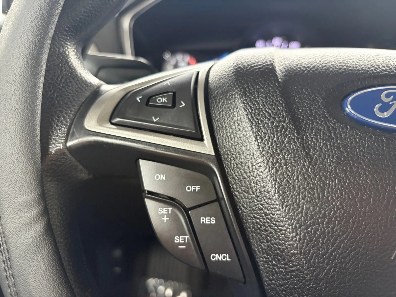 Used 2018 Ford Fusion SE w/ Fusion SE Technology Package FWD image 28