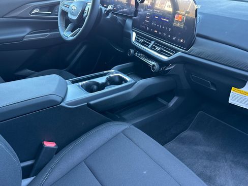 Used 2026 Chevrolet Equinox EV LT image 20