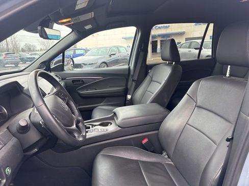 Used 2025 Honda Passport EX-L image 19