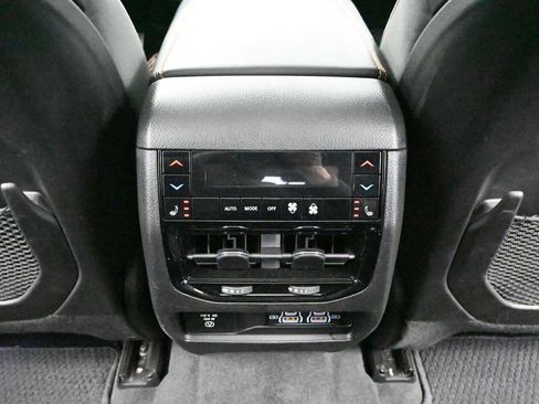 Used 2021 Jeep Grand Cherokee L Summit w/ Luxury Tech Group V image 46