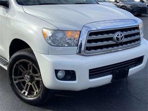 Used 2017 Toyota Sequoia Platinum image 9