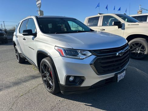 Used 2021 Chevrolet Traverse Premier w/ Redline Edition image 2