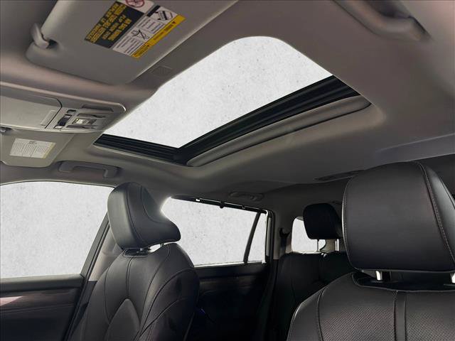 Used 2020 Toyota Highlander Limited AWD/4WD image 2