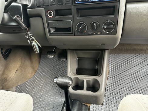 Used 2003 Volkswagen Eurovan MV image 15