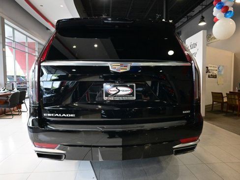 Used 2023 Cadillac Escalade Premium Luxury AWD/4WD image 6