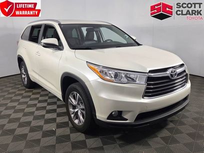 Used 2023 Toyota Highlander LE