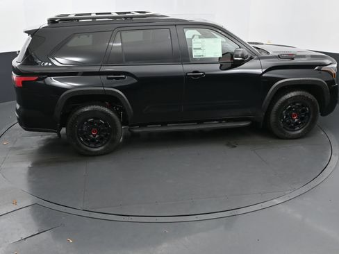 Used 2026 Toyota Sequoia TRD Pro AWD/4WD image 32