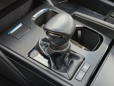 Used 2024 Lexus ES 300h Ultra Luxury image 34