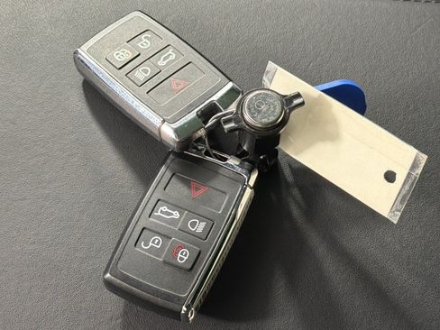 Used 2023 Land Rover Range Rover SE AWD/4WD image 25
