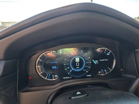 Used 2017 Cadillac Escalade ESV Premium Luxury AWD/4WD image 13