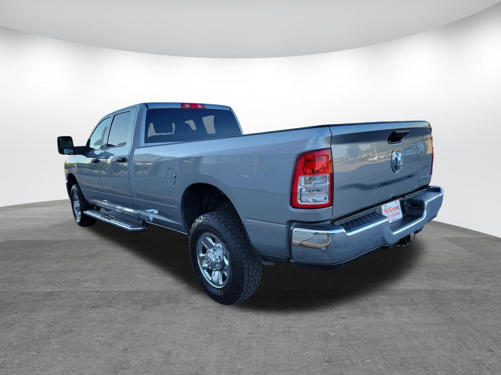 Used 2024 RAM 2500 Tradesman w/ Chrome Appearance Group AWD/4WD image 7