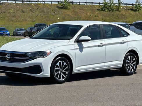 Used 2024 Volkswagen Jetta S image 7