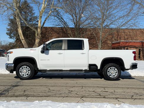 Used 2024 Chevrolet Silverado 2500 LT image 3