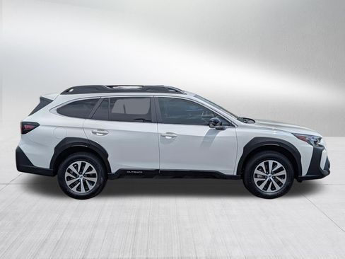 Used 2024 Subaru Outback Premium AWD/4WD image 8
