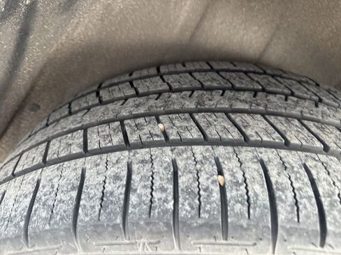 Used 2017 Jeep Grand Cherokee Overland AWD/4WD image 36