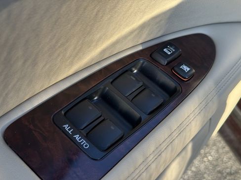 Used 2011 Toyota Avalon image 13