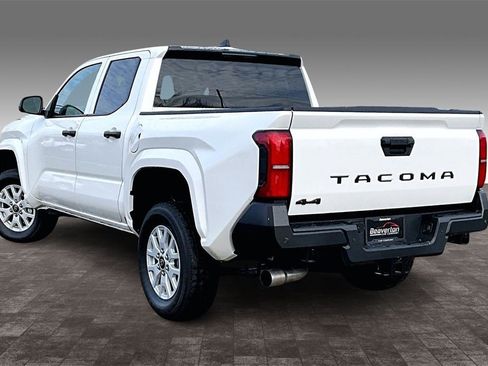 Used 2025 Toyota Tacoma SR image 13