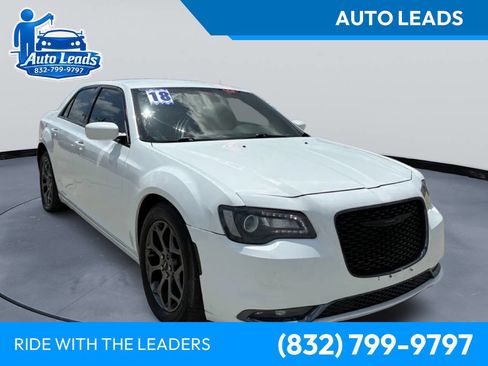 Used 2018 Chrysler 300 S image 1