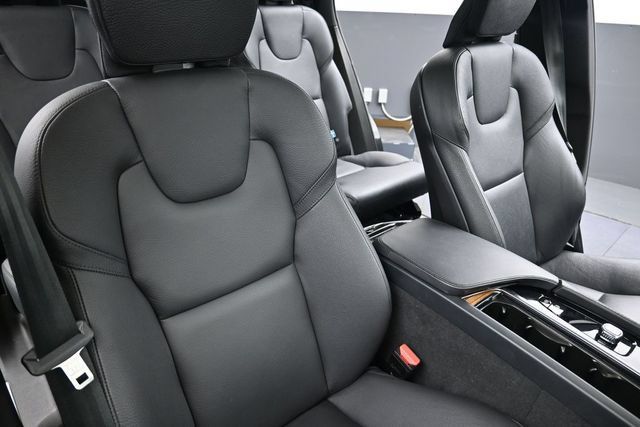 Used 2023 Volvo XC90 B6 Plus w/ Protection Package Premier AWD/4WD image 14