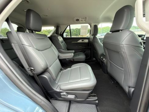 Used 2026 Ford Explorer Active w/ Active Comfort Package AWD/4WD image 10