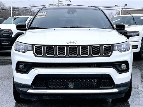 Used 2024 Jeep Compass Limited image 2