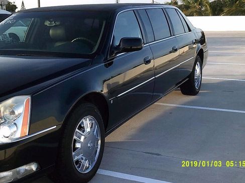 Used 2006 Cadillac DTS image 2