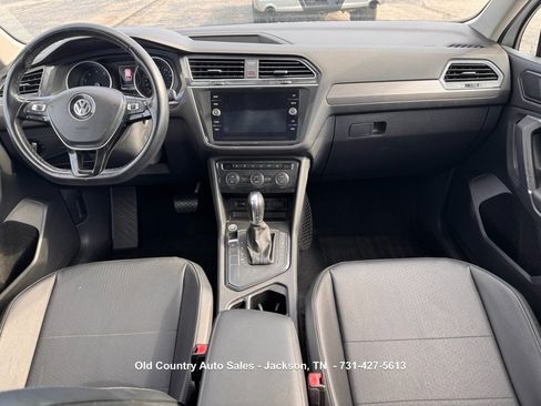 Used 2018 Volkswagen Tiguan SE w/ Panoramic Sunroof Package FWD image 18