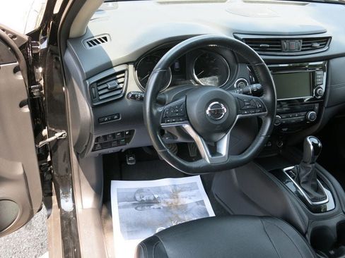 Used 2018 Nissan Rogue SL FWD image 12