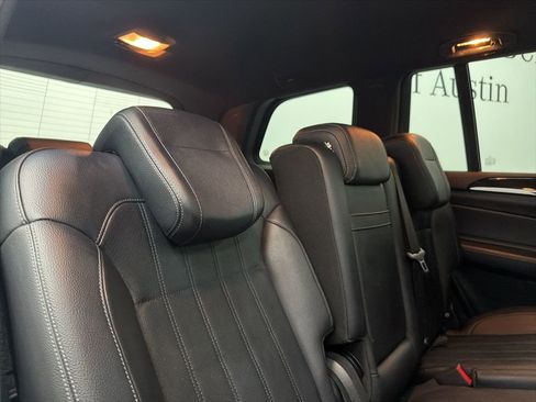 Used 2017 Mercedes-Benz GLS 450 4MATIC image 28