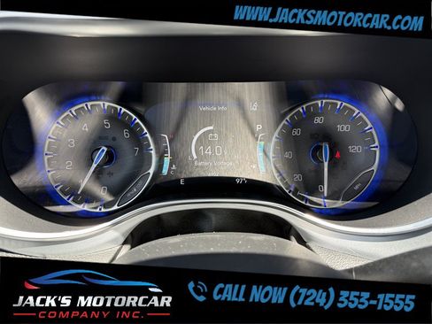 Used 2026 Chrysler Pacifica Limited FWD image 14