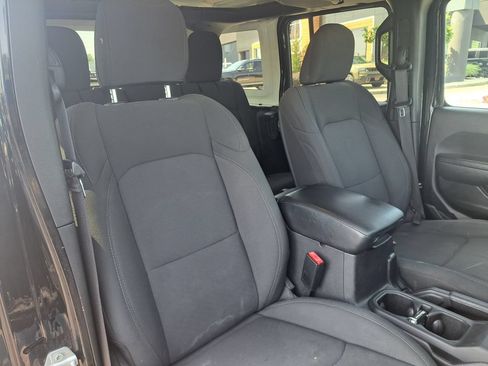 Used 2022 Jeep Wrangler Unlimited Sport AWD/4WD image 28