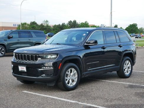 Used 2023 Jeep Grand Cherokee Limited AWD/4WD image 5