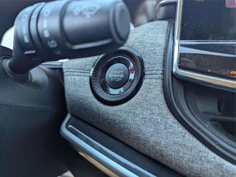 Used 2022 Jeep Compass Latitude w/ Convenience Group FWD image 24