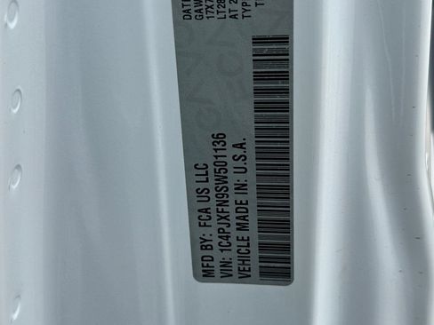 Used 2025 Jeep Wrangler Unlimited Rubicon image 28