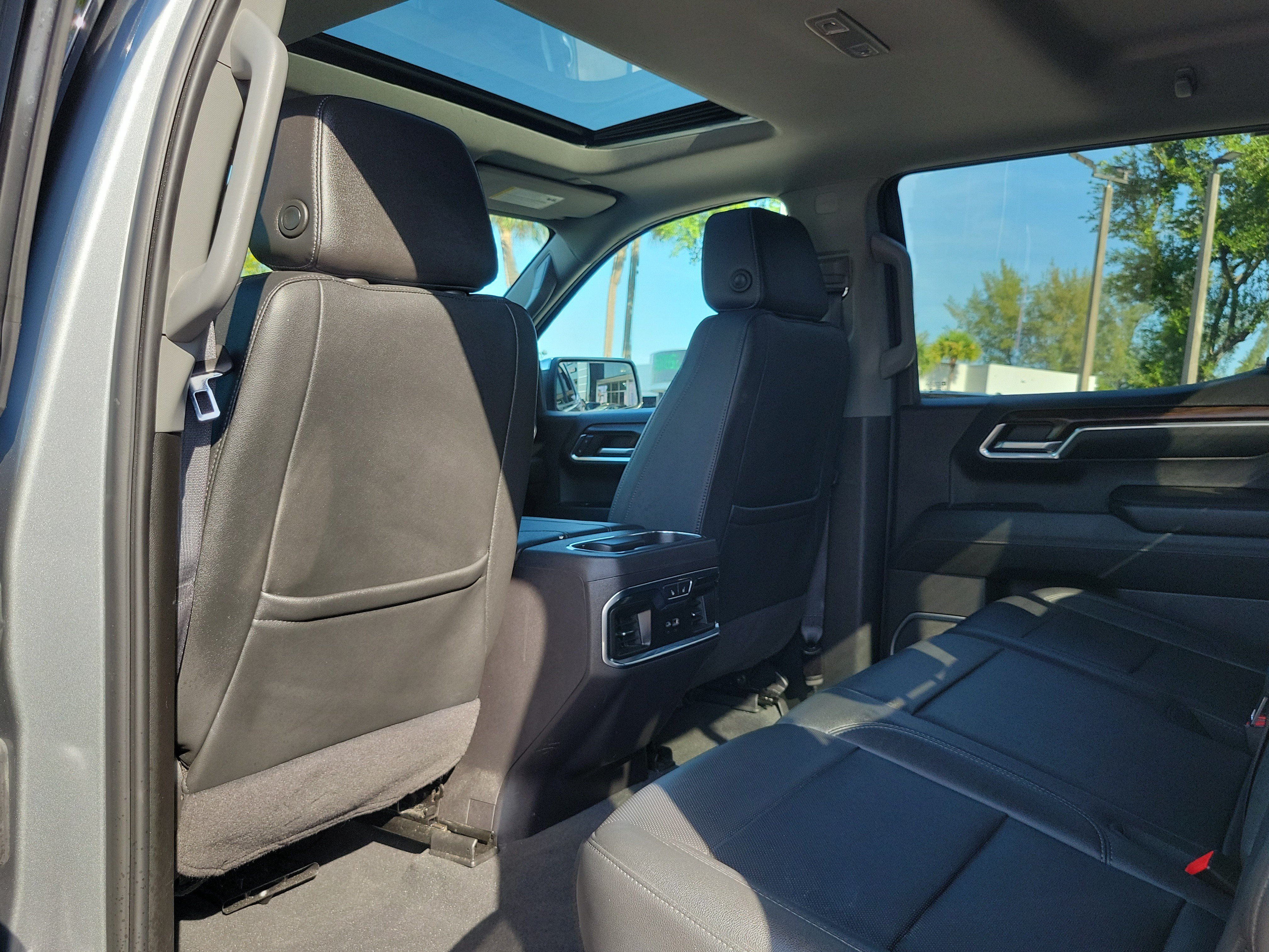 Used 2024 GMC Sierra 1500 SLT w/ SLT Premium Plus Package AWD/4WD image 16