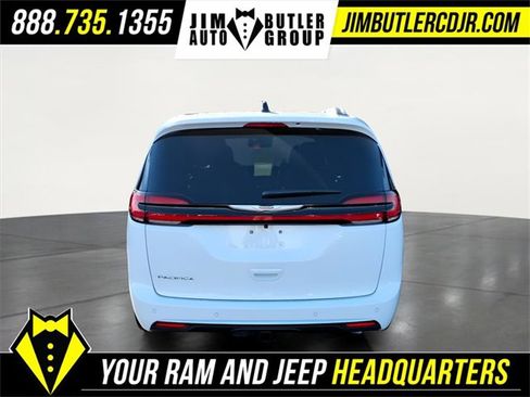 New 2026 Chrysler Pacifica Pinnacle w/ Trailer Tow Group image 5