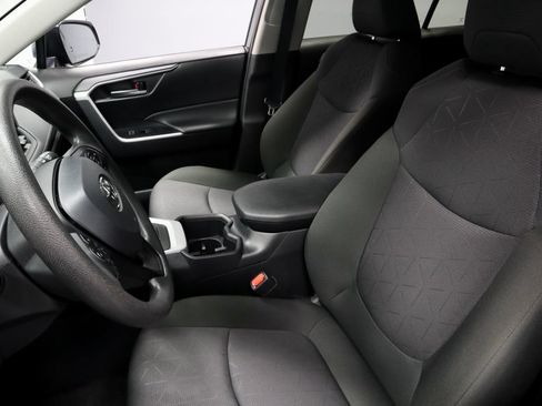 Used 2025 Toyota RAV4 XLE AWD/4WD image 21