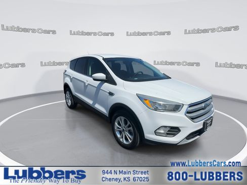 Used 2017 Ford Escape SE AWD/4WD image 2